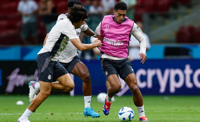 Camavinga se retiró con molestias del entrenamiento en Varsovia