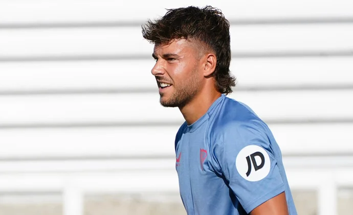 Álvaro Fernández completa su primera sesión. Suso y Lokonga, al margen