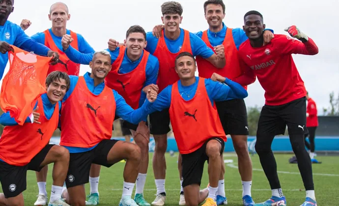 Tenaglia y Sedlar entrenan con el grupo este miércoles