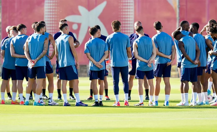 Kike Salas repite con el grupo. Lokonga y Suso, únicas bajas