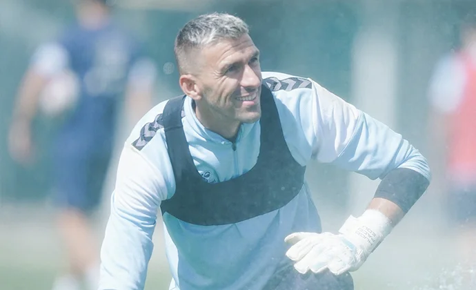 Guaita recibe el alta del hombro y se lesiona el gemelo. Luca de la Torre sufre un esguince