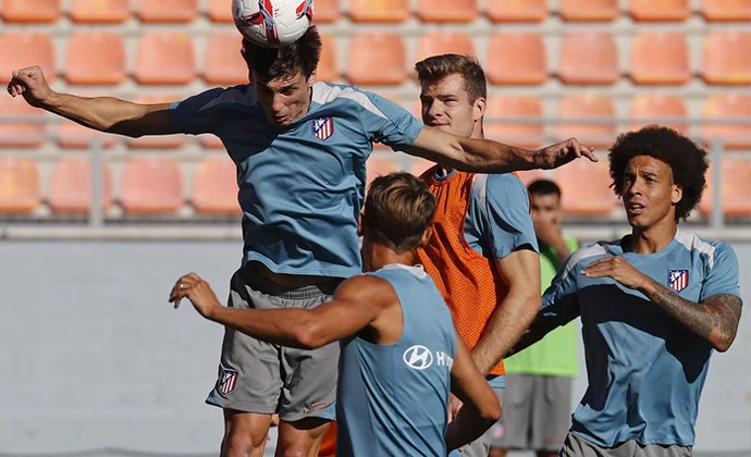 Simeone ensaya con Reinildo de carrilero y Samuel Lino más adelantado