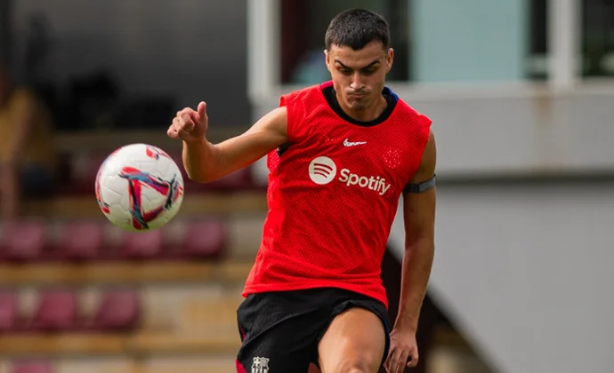 Pedri completa la sesión previa al partido de Mestalla