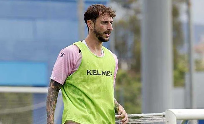 Fernando Calero se ejercita con el grupo en la sesión del viernes