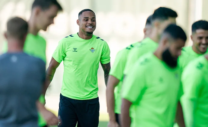 Natan, principal novedad, en la vuelta al trabajo del Betis