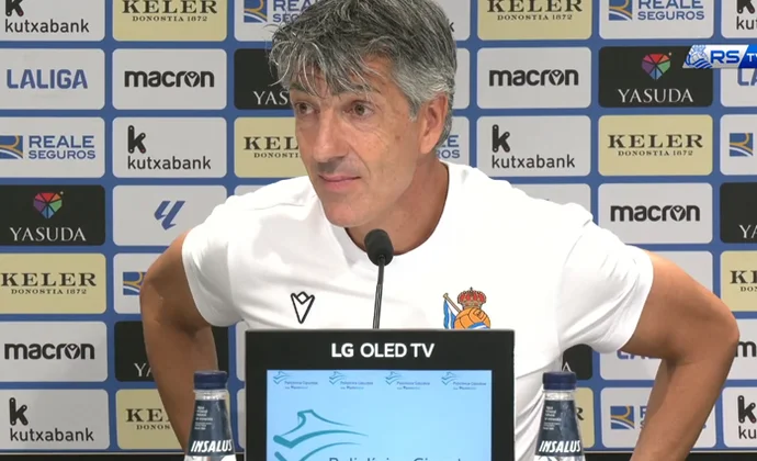 Imanol, sobre Merino, Carlos, Zubimendi, Javi López, Sergio Gómez, Sucic, Odriozola, Zakharyan, Aihen, Zubeldia y Pacheco