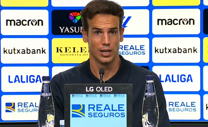 Íñigo Pérez celebra la imagen de su equipo pero no está contento con los últimos minutos