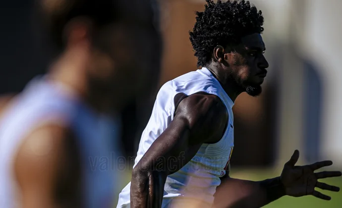 El Valencia retoma los entrenamientos con cinco bajas