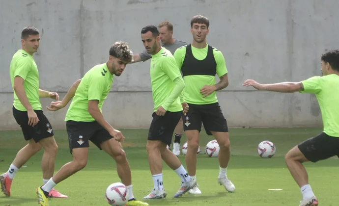 Isco, Bakambu y Mendy, otro día al margen del grupo