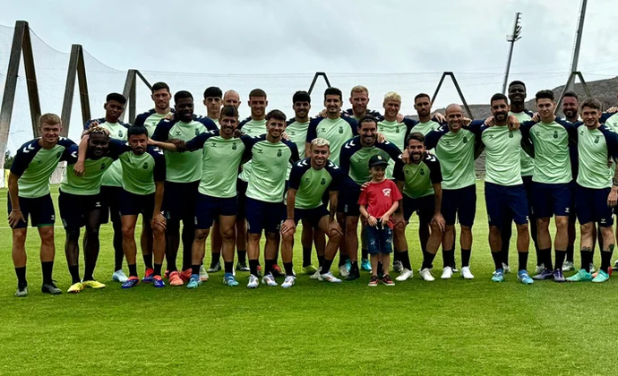 Álex Muñoz y Sinkgraven, con el grupo en la vuelta al trabajo