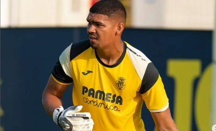 Luiz Junior completó su primera sesión mientras Marcelino cuenta con tres bajas