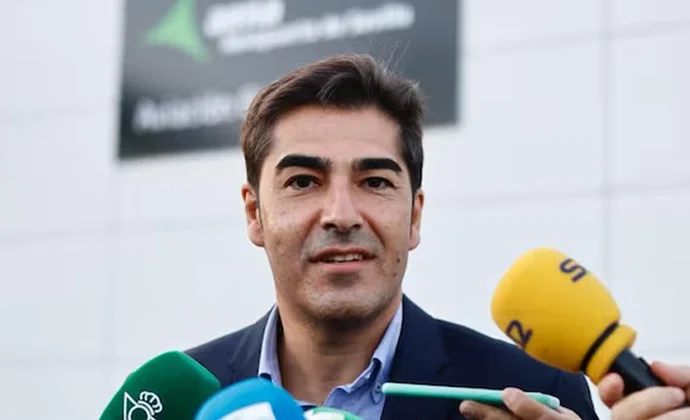 Haro muestra su esperanza con el fichaje de Vitor Roque y habla de Fekir, Carvalho, Rodri y Valles