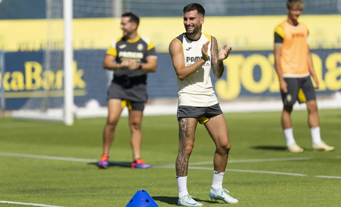 Pedraza, Foyth y Denis Suárez, únicas bajas a dos días del partido