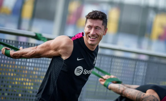 El Barcelona se ejercita sin los cinco lesionados y pendientes de la inscripción de Olmo