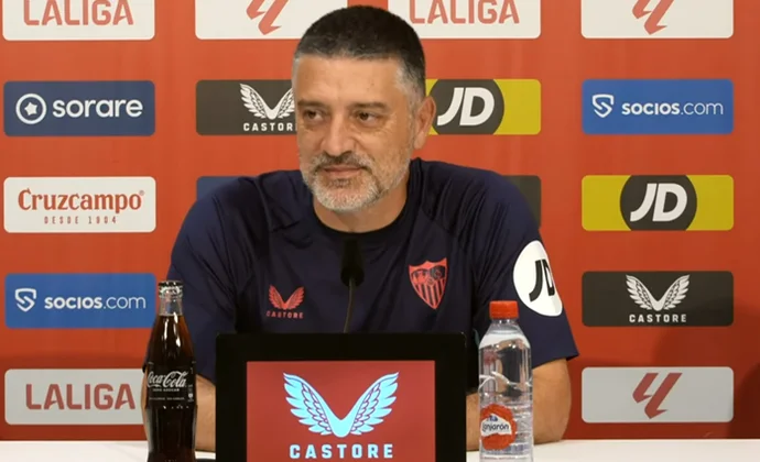 Pimienta, sobre Ocampos, Montiel, Kike Salas, Romero, Lokonga, Barco, Saúl, Juanlu, Álvaro, Muzambo, Navas y los centrales