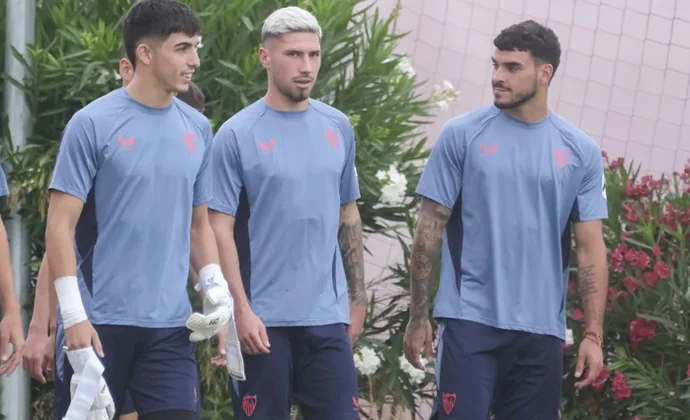 Isaac Romero y Kike Salas vuelven al grupo. Ocampos, Montiel y Suso, bajas