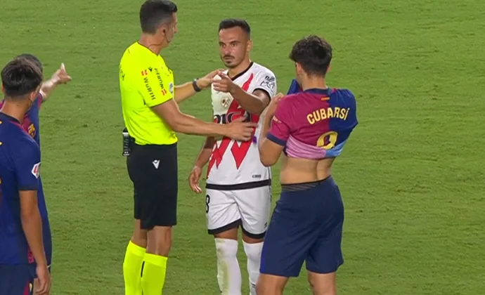 Álvaro García, Camello y Valentín piden el cambio por calambres y fatiga muscular