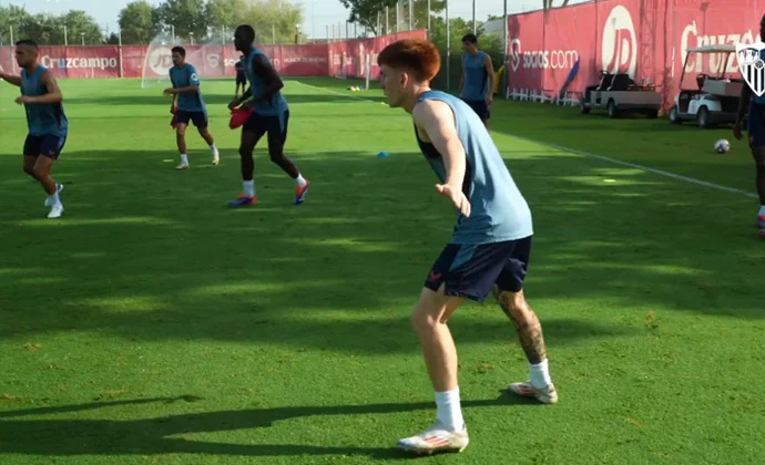 El Sevilla vuelve al trabajo con Barco, pero pendientes de Gudelj y Ocampos
