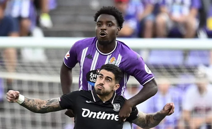 Boyomo viajará a Pamplona para renegociar la oferta antes de tomar una decisión