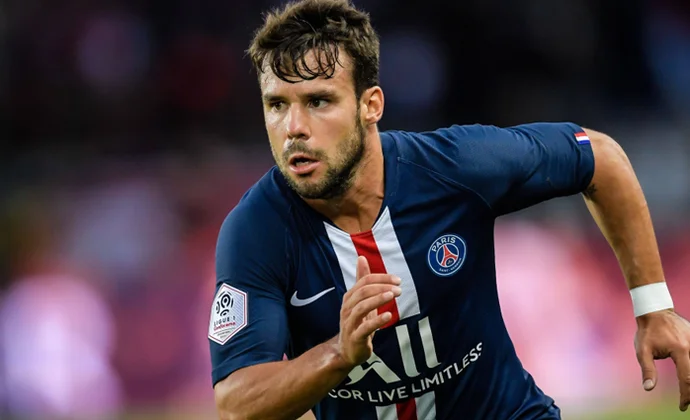 Acuerdo entre Villarreal y PSG por la cesión de Juan Bernat