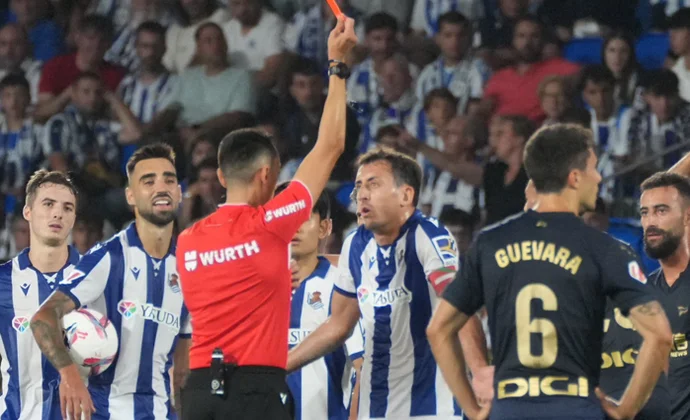 La Real Sociedad presenta alegaciones por la tarjeta roja de Oyarzabal