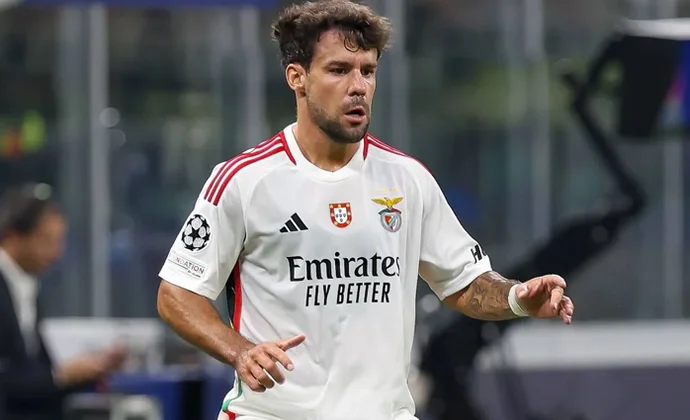 Bernat llega a Villarreal para pasar el examen médico y Danjuma debe tomar una decisión