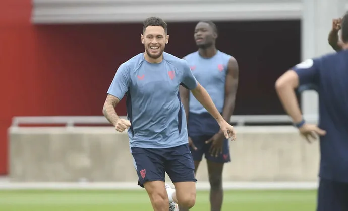 El Sevilla pide 8 millones por Ocampos y Rayados tiene hasta el 15 de septiembre para negociar