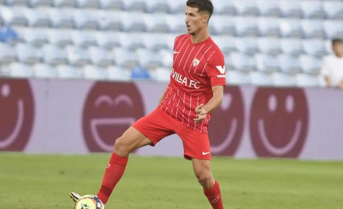 El Sevilla promociona a Pedro Ortiz al primer equipo