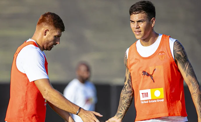 Barrenechea y Caufriez completan su primera sesión con el grupo