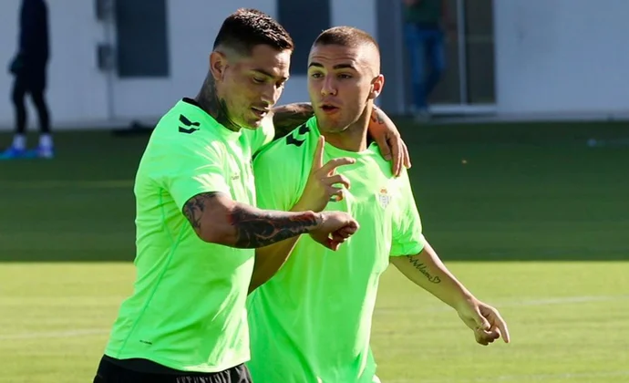 Chimy vuelve al grupo y Bartra es baja confirmada