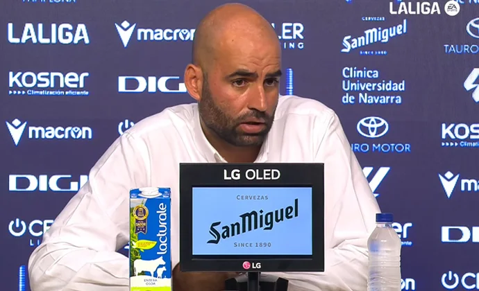 Giráldez analiza la derrota y habla de la roja a Alfon y los errores de los jóvenes