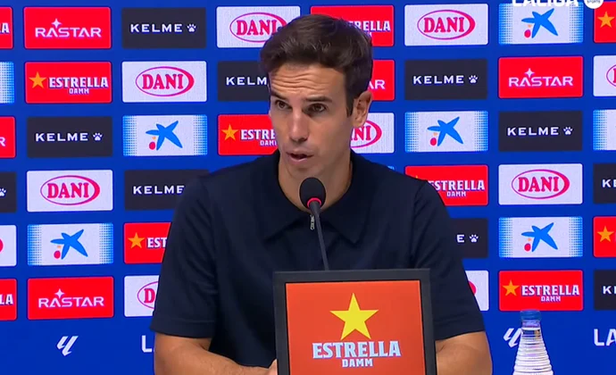 Íñigo Pérez analizó la derrota, los aspectos positivos y los goles encajados, pero nadie le preguntó por Espino
