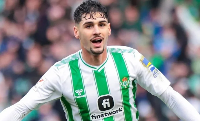 El Tottenham tiene la opción de comprar a Cardoso en junio por 25 millones