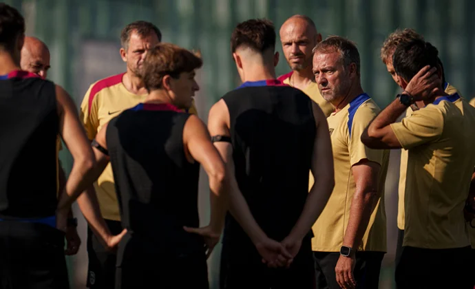 Ansu Fati ya toca balón en una sesión sin lesionados ni internacionales