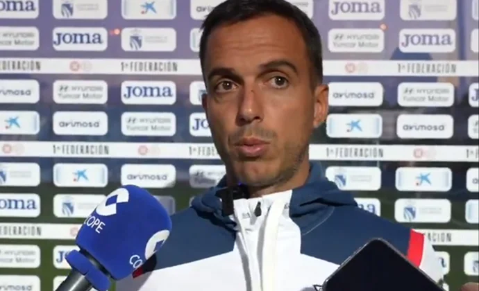 Borja Jiménez analizó el amistoso y hablo de Haller y su adaptación al equipo