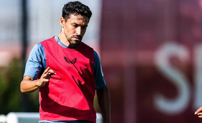 El Sevilla se ejercitó este miércoles sin Suso, Ortiz ni los internacionales