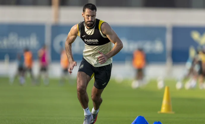 Denis Suárez y Pedraza hacen parte de la sesión con el grupo