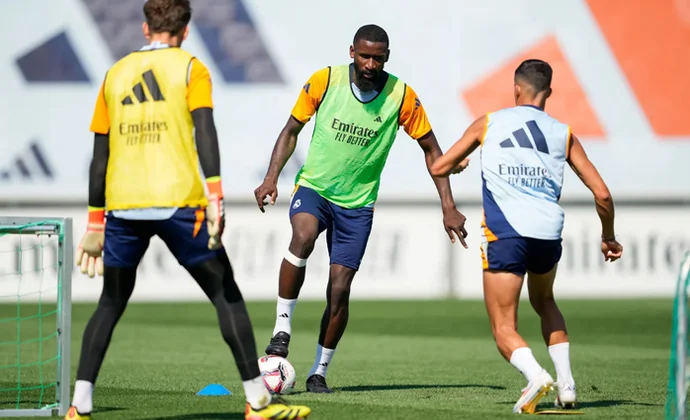 El Real Madrid completó la sesión del miércoles sin los seis lesionados