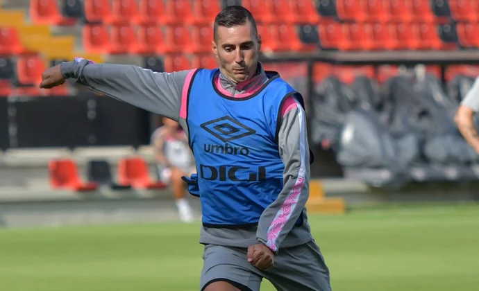 Sergi Guardiola completa su primera sesión como jugador del Rayo