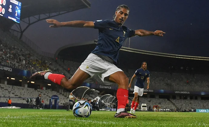 Francia decide finalmente desconvocar a Badé, que se someterá a pruebas el lunes