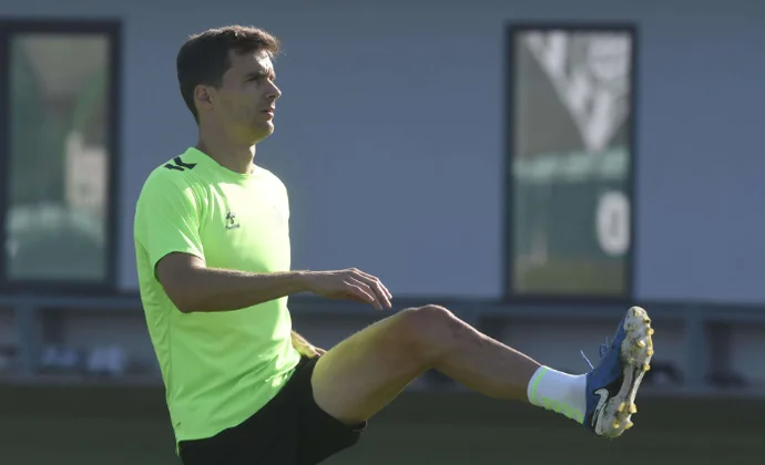 Sesión sin Rodri, con Bakambu y Mendy, pero al margen Roca, Juanmi, Vieites y Bartra