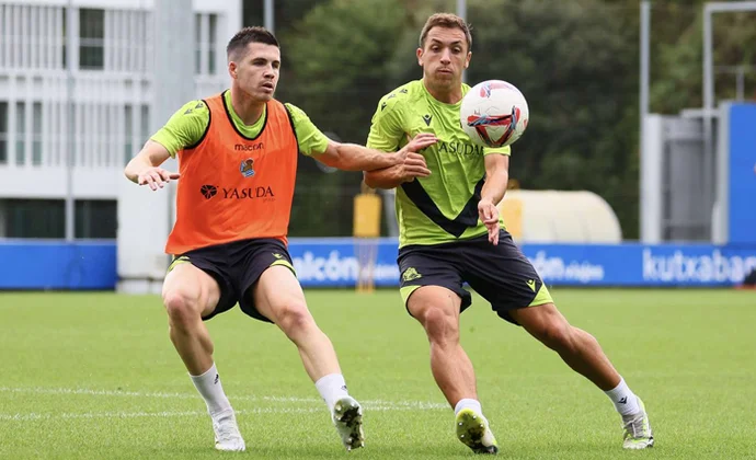 La Real Sociedad despide la semana de trabajo sin recuperar a Aritz ni Barrenetxea