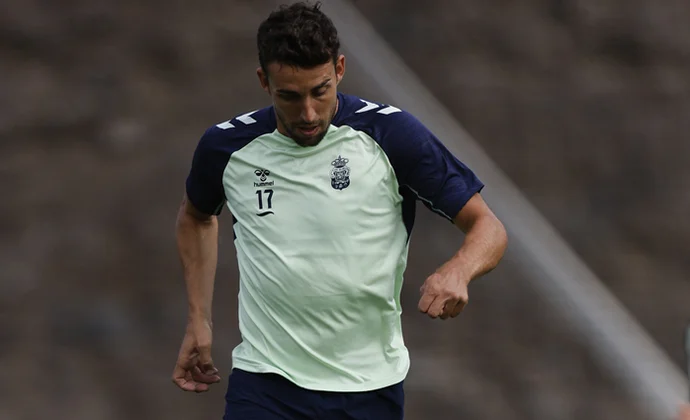 Las Palmas inicia la semana de trabajo pendiente de Januzaj, Pejiño y Moleiro