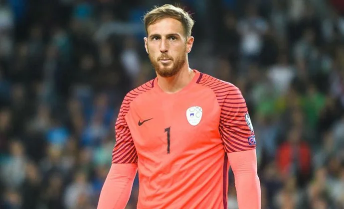 Oblak apunta a baja también contra Kazajistán