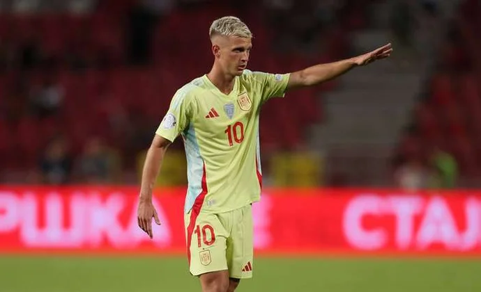 Olmo se encuentra mejor y se le espera con el grupo en las próximas horas