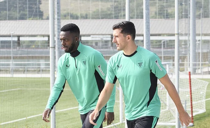 Vivian vuelve al grupo en Lezama. Nico e Iñaki Williams, al margen