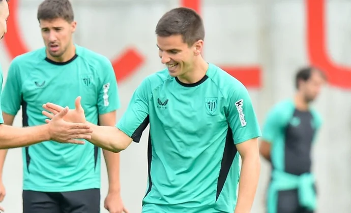 Íñigo Ruiz de Galarreta recibe el alta médica