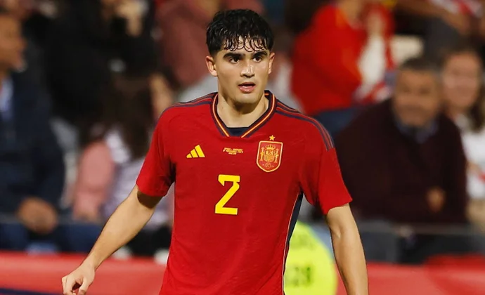 Hugo Novoa regresa lesionado de la Sub-21