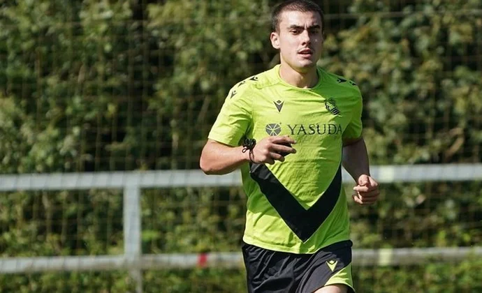 Barrenetxea se suma al grupo, Oyarzabal ya pisa césped y solo faltan cuatro internacionales