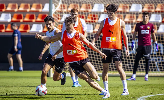 Fran Pérez y Dani Gómez completan otra sesión y siguen faltando cinco internacionales